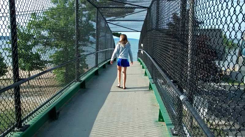 the walkway to the beach at traverse city